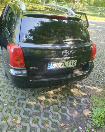 Toyota Avensis cena 11900 przebieg: 284000, rok produkcji 2006 z Kraków małe 154